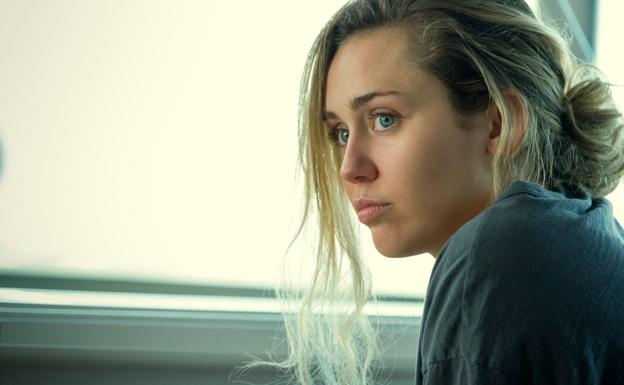 Miley Cyrus da vida a Ashley O en el último capítulo de la quinta temporada de 'Black Mirror'. 