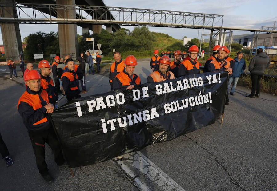 Mañana se cumplirá un mes desde que los trabajadores de Tuinsa Norte iniciaron un encierro en las instalaciones que esta empresa