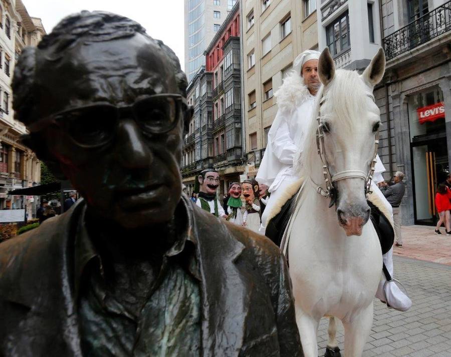 Este domingo ha recibido el permiso del alcalde de Oviedo para la celebración de las fiestas.