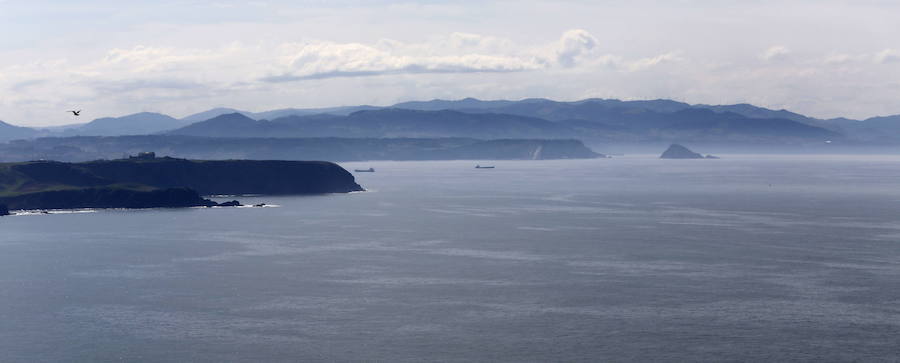 Panorámica de la costa occidental asturiana desde el Cabo de Peñas.