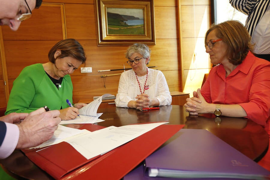 La nueva Corporación municipal, que hoy se constituirá formalmente, será la más femenina de la historia de Gijón, con dieciséis concejalas frente a once concejales, y ligeramente más envejecida que la que tomó posesión en 2015, con una edad media de 48,6 años frente a los 46,2 de la que toca a su fin.