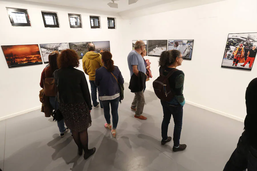 Los fotoperiodistas de EL COMERCIO son los ganadores de esta edición y la entrega de premios tuvo lugar en el Museo Barjola de Gijón.