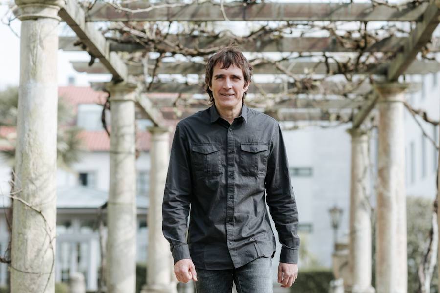 Primitivo Abella (Cambia Avilés). Licenciado en Economía, profesor de Matemáticas en el Instituto de Pravia y guitarrista de Dixebra, es el secretario de acción política de Podemos Avilés. Entró en la Corporación en la pasada legislatura como concejal de Somos Avilés.