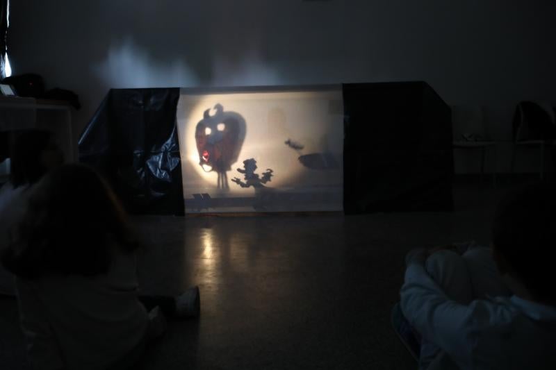 Las calles, centros culturales y locales hosteleros y comerciales se llenan de propuestas de teatro, música y arte para disfrutar de una nueva edición de la Noche Blanca.