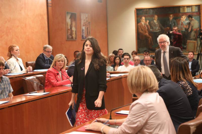 La alcaldesa revalida su cargo en un pleno en el que todos los grupos mostraron su disposición a trabajar por la ciudad.