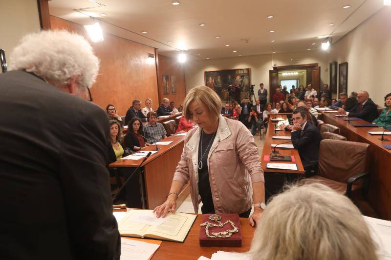 La alcaldesa revalida su cargo en un pleno en el que todos los grupos mostraron su disposición a trabajar por la ciudad.