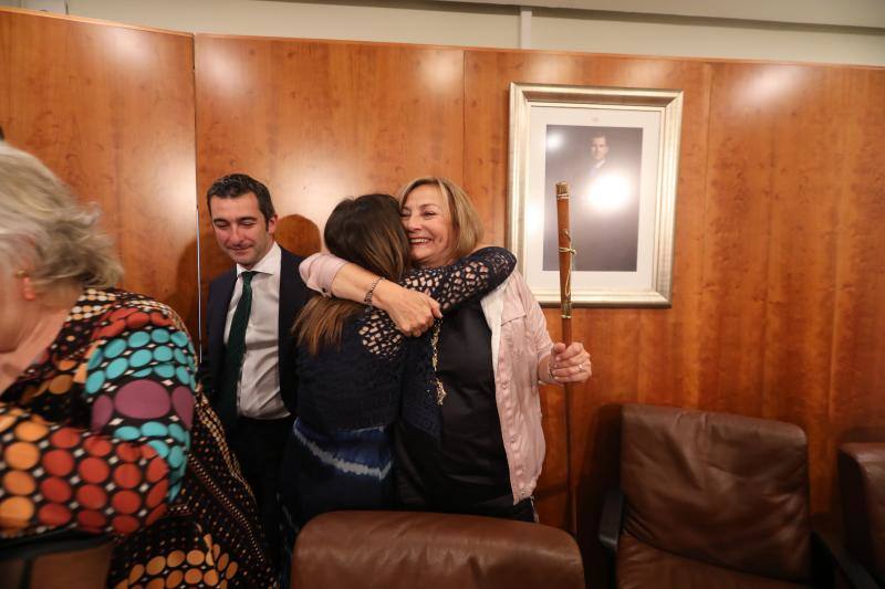 La alcaldesa revalida su cargo en un pleno en el que todos los grupos mostraron su disposición a trabajar por la ciudad.