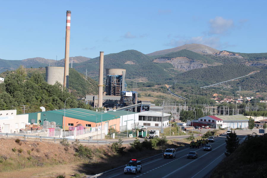 La plantilla de Alcoa llega a León exigiendo a la ministra Maroto «que no se esconda»