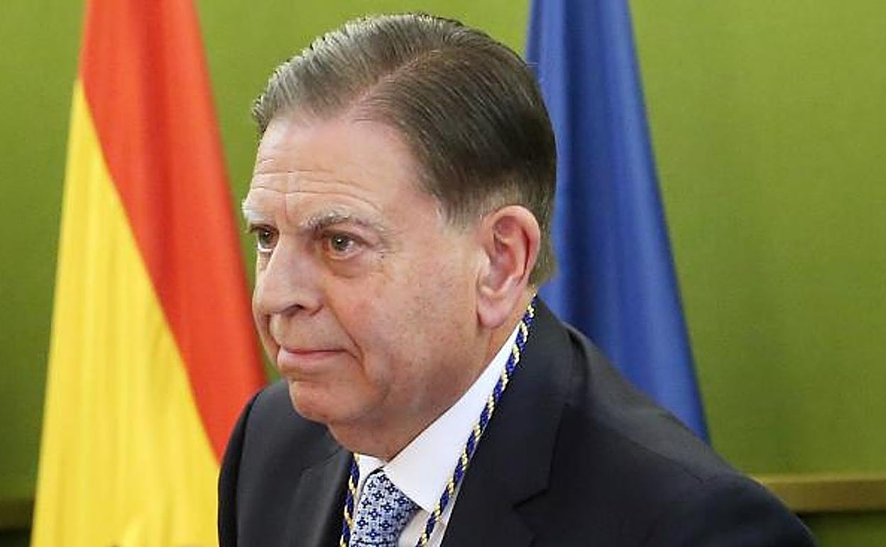 Alfredo Canteli, durante su investidura como alcalde. 