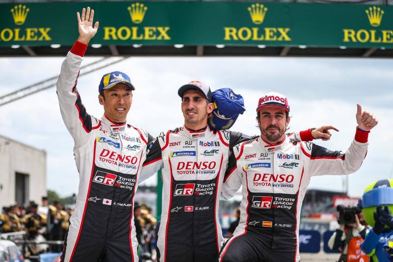 El piloto asturiano gana su cuarto título mundial y vuelve a conquistar Le Mans.