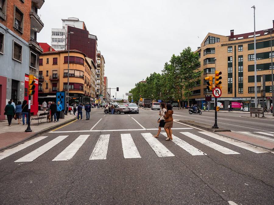 El siniestro tuvo lugar poco después de las cinco de la tarde en la confluencia de la avenida del Príncipe de Asturias y la avenida de la Argentina, un punto con una alta siniestralidad