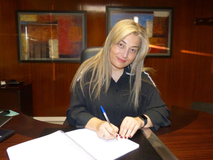 COAÑA. Rosana González. 43 años. PP. Empleada pública en excedencia. Entró en política en 2007 formando parte del equipo de Gobierno como teniente de alcalde, portavoz municipal y también al frente de varias concejalías junto al ya exregidor Salvador Méndez.