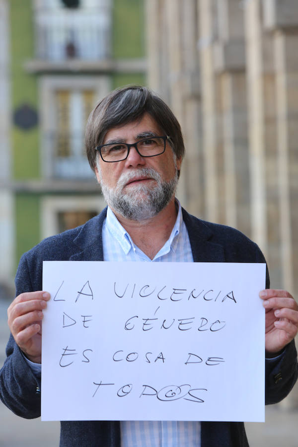 ILLAS. Alberto Tirador. 62 años. IU. Trabajador jubilado de las baterías de cok de Arcelor, lleva casi tres décadas en el Ayuntamiento. Primero encabezó la oposición al PP y, desde 2007, es alcalde con mayoría absoluta. Fue responsable de política municipal de IU.