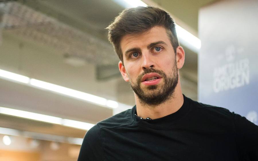 Piqué es el deportista con el que se compara a Albert. Ambos son rubios y cuentan con una barba que les aporta más sobriedad.