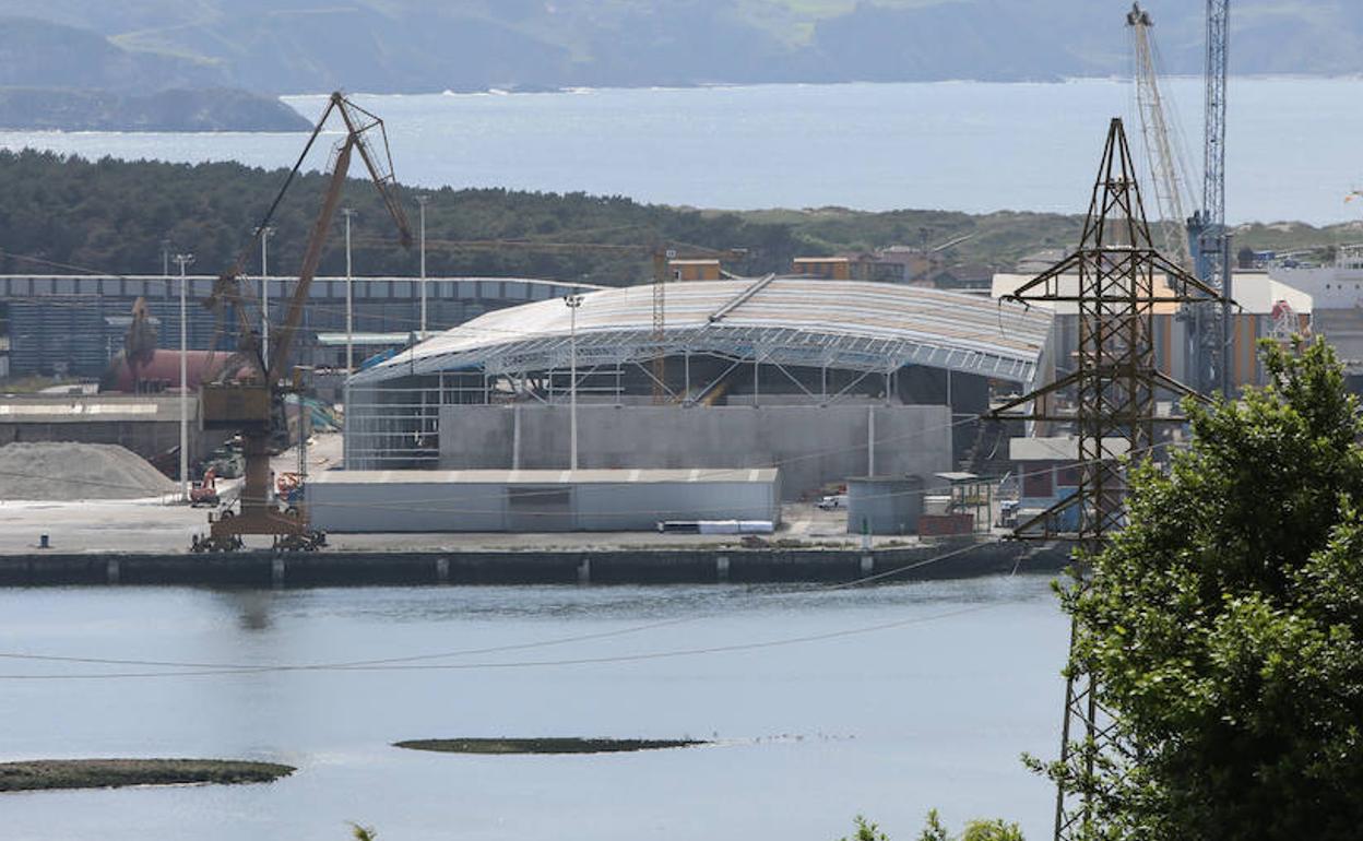 Nave en construcción de Asturiana de Zinc.