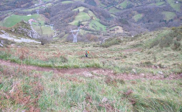 Subiendo al Mayáu les Capilles.