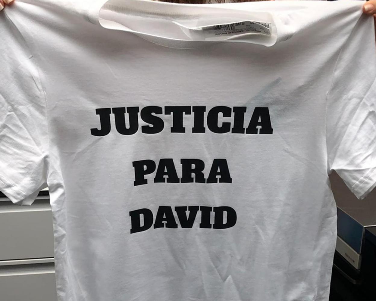 Las camisetas que se lucirán durante la concentración de mañana. 