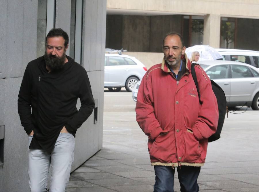 A la izquierda, Natalio Grueso