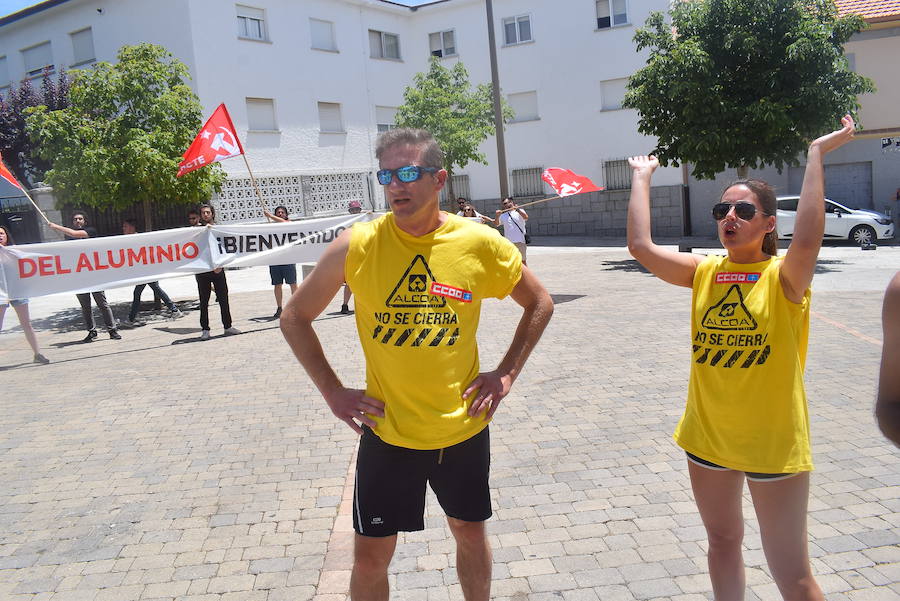 En Collado Villalba. Ahí ha terminado la 'Marcha del Aluminio' que durante once días han protagonizado trabajadores de la factoría de Alcoa en Avilés. El último acto de esta protesta será una manifestación frente al Ministerio de Industria. 