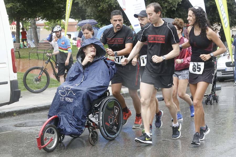 Decenas de corredores de todas las edades han participado en la III Carrera Solidaria La Serena disputada en el barrio gijonés de El Llano. Entre ellos, el exsportinguista Jony. La recaudación de este año se destinará a apoyar a la Asociación de Enfermos de Crohn y Colitis Ulcerosa del Principado de Asturias.