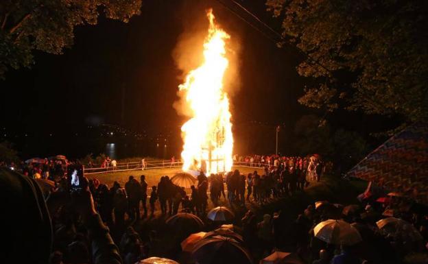 Imagen. Trasona vive la noche de San Juan