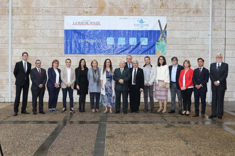 Los Premios de la Voz de Avilés distinguieron en su XVI edición al Grupo Baldajos, la atleta local Alba García, la Escuela de Artes y Oficios y a la Fundación Secretariado General Gitano. En el acto estuvieron presentes la alcaldesa de la ciudad, Mariví Monteserín, y el consejero de Infraestructuras, Benigno Fernández Fano.