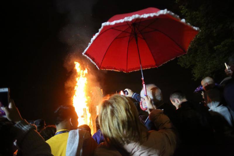 La pira de Trasona fue la principal de la comarca, en Covera. Declarada fiesta de interés turístico regional.