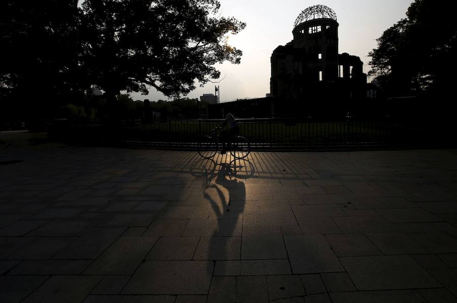 Hiroshima (Japón) | En agosto de 1945 el presidente de Estados Unidos, Harry S. Truman, ordenó el ataque de bombas atomáticas sobre la ciudad nipona. El arma nuclear 'Little Boy' dejó más de 166.000 fallecidos. Los que no murieron por el impacto lo hicieron más adelante a consecuencia de la radiación.