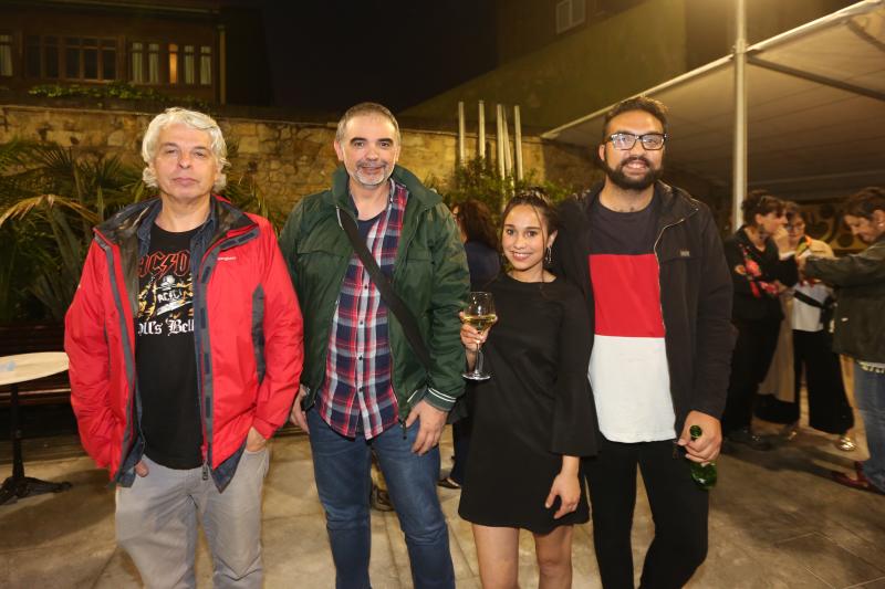 Javier Muñiz y Manuel Miranda, de la Asociación de Vecinos de La Luz, junto con Jenifer Jiménez y Andrés Jiménez, de Fundación Secretariado General Gitano.