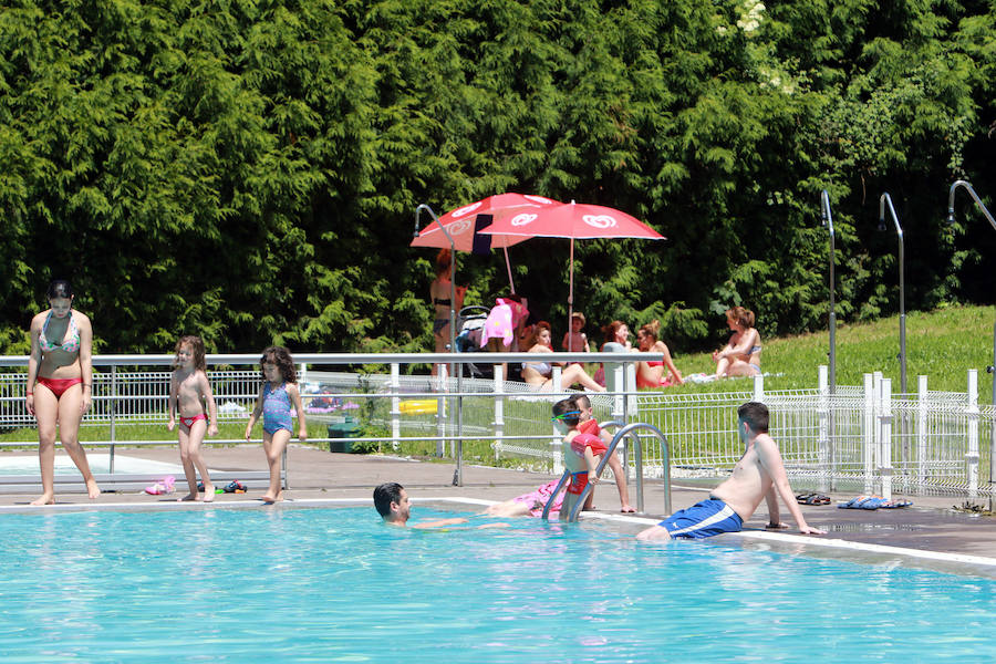 Piscina municipal de Caso.