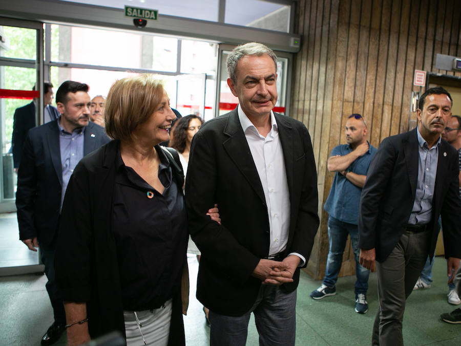 El expresidente del Gobierno José Luis Rodríguez Zapatero ha advertido al futuro jefe del Ejecutivo asturiano, Adrián Barbón, de que «tiene el listón alto» que le deja «un socialista distinto» como Javier Fernández,