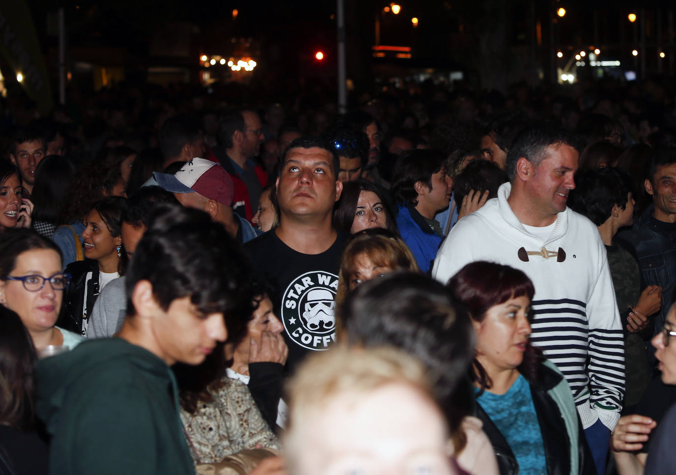  ¡Búscate en entre los asistentes al recital que tuvo como escenario el festival Metrópoli!