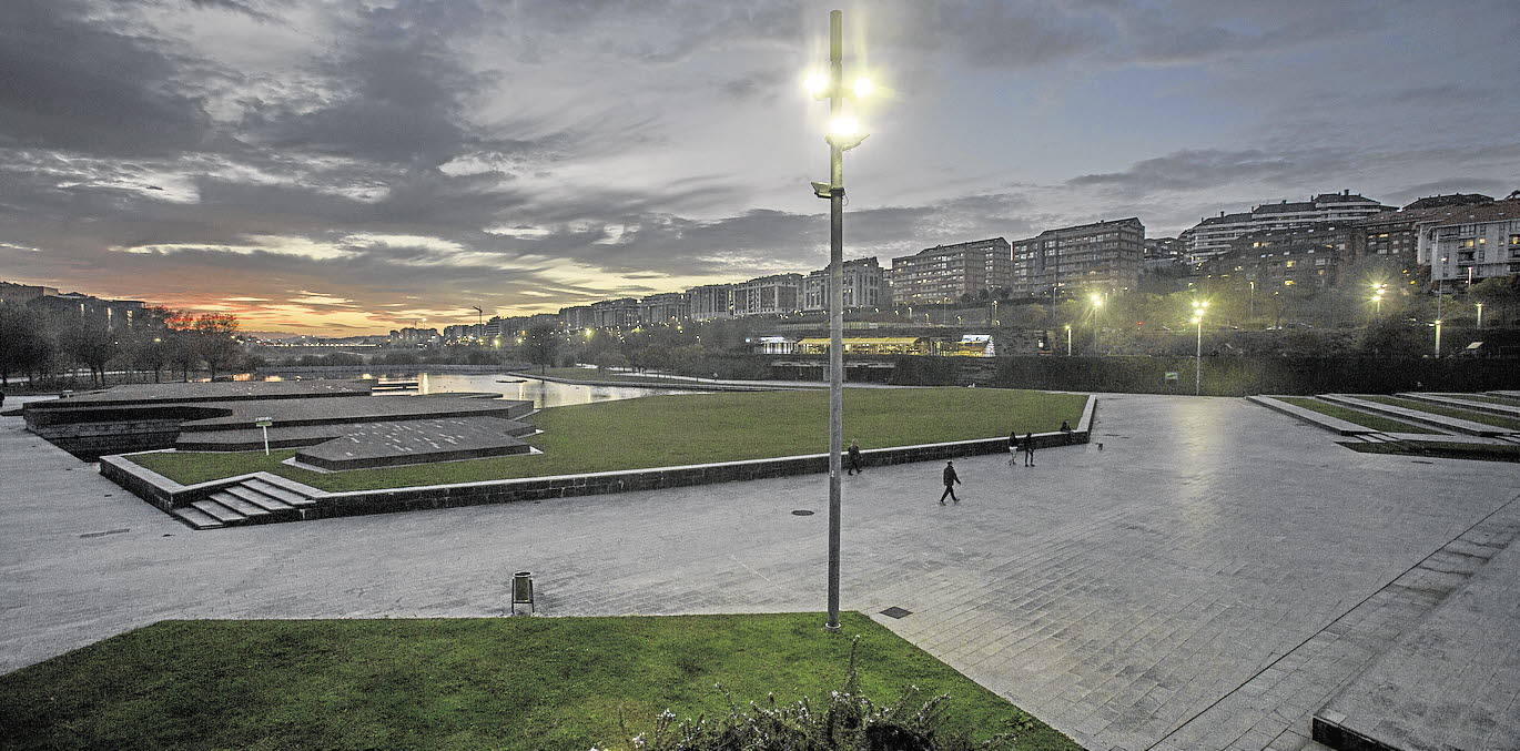 8. Santander es una ciudad que presume de tener playas y amplias zonas verdes. El mayor pulmón de la ciudad es el Parque Atlántico de las Llamas (609.194 m²), seguido por el Parque de La Magdalena (288.042 m²) y el Parque de La Remonta (286.333 m²), según el ranking de Holidu.