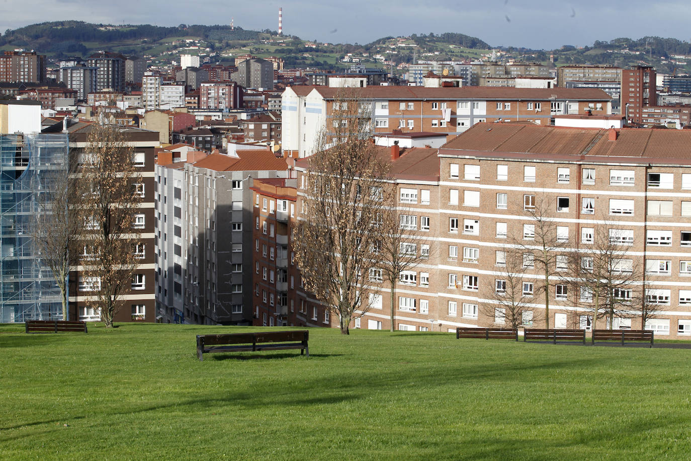 11. Gijón dispone de 7,85 m² por habitante de zonas verdes. Según este portal, la ciudad cuenta con un total de 2,14 km². Entre los principales parques de la ciudad asturiana se encuentran el Isabel La Católica, Los Pericones, El Fluvial (Viesques) o el Hermanos Castro, según el ranking de Holidu.
