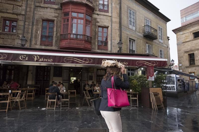 El tiempo no entiende de meses ni estaciones y, en pleno verano, ha descargado granizo sobre la capital del Principado de Asturias 