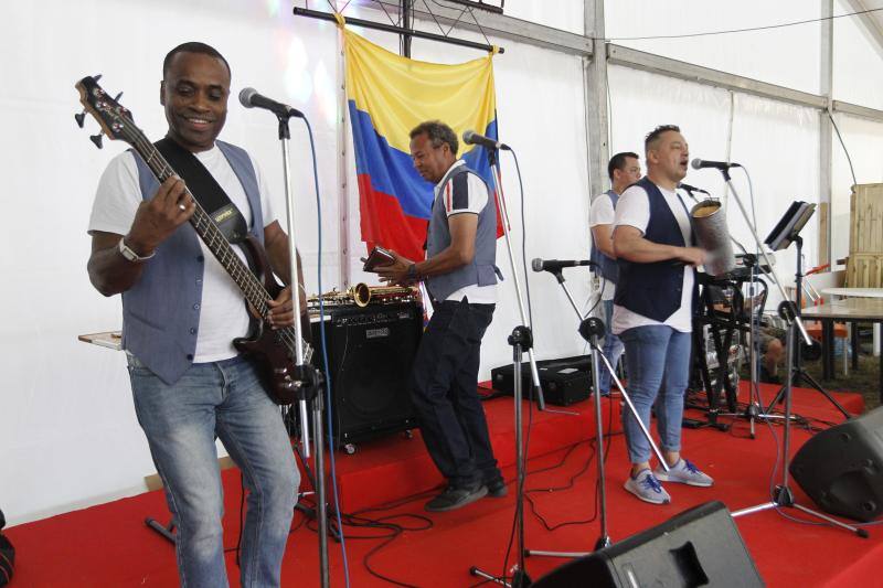 La llegada del tren negro dio inicio a la XXXII edición de la Semana Negra de Gijón, que a lo largo de nueve días contará con la participación de más de 150 autores de diversos géneros literarios y de distintos países europeos y latinoamericanos.