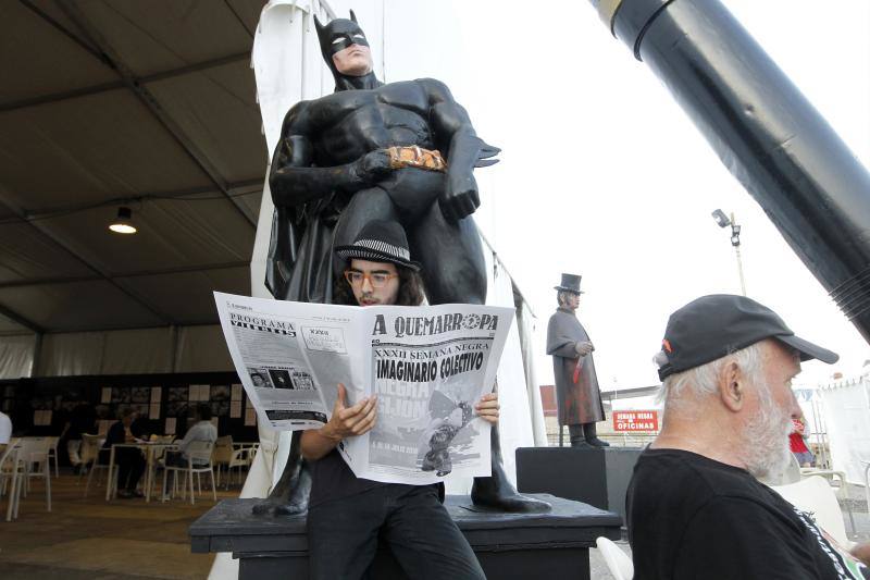 La llegada del tren negro dio inicio a la XXXII edición de la Semana Negra de Gijón, que a lo largo de nueve días contará con la participación de más de 150 autores de diversos géneros literarios y de distintos países europeos y latinoamericanos.