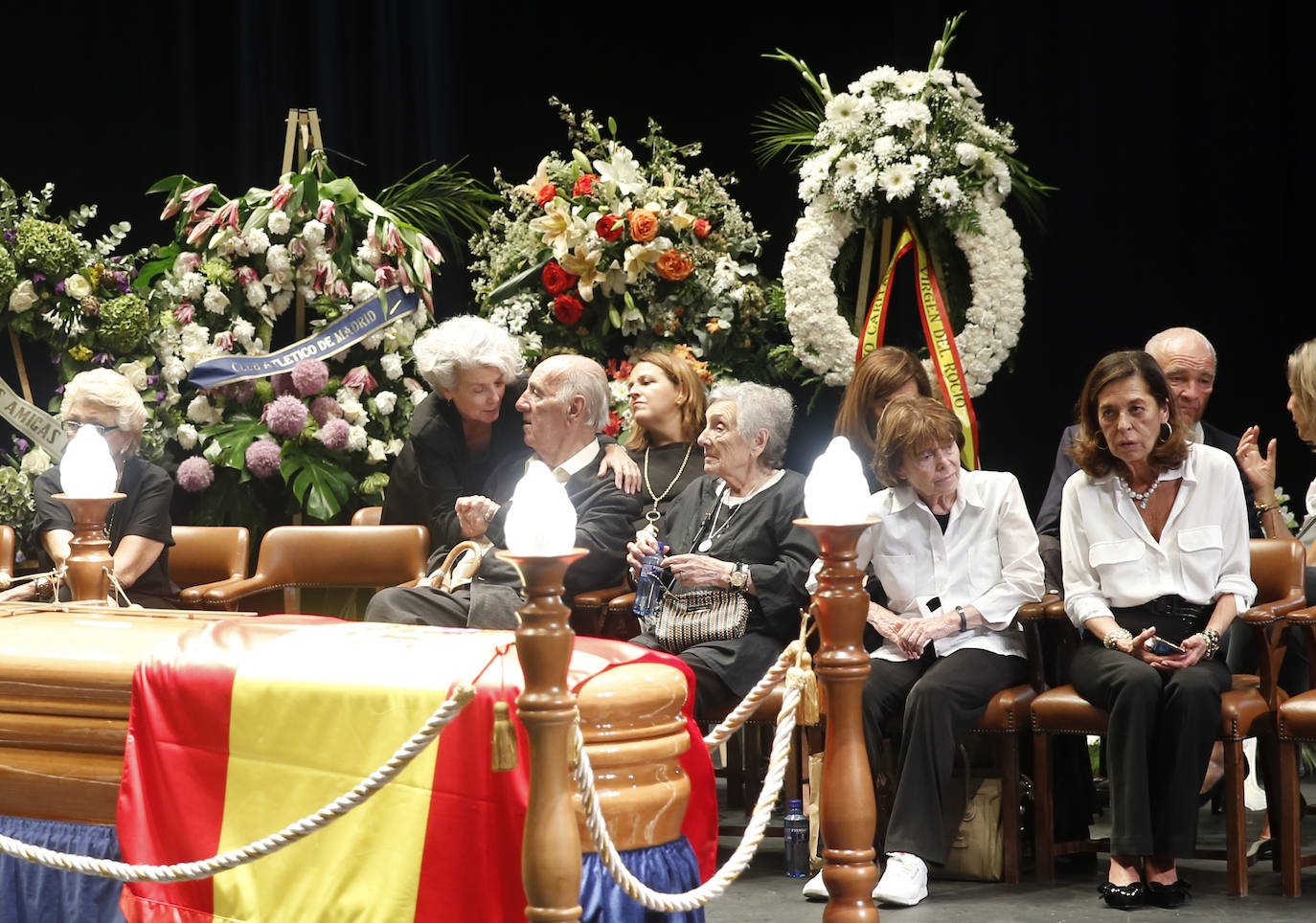 Último adiós al actor y empresario teatral en el Jovellanos