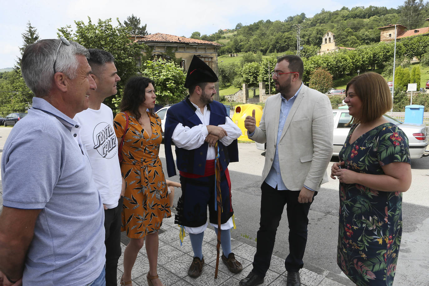 Martinporra acoge la XXIII Fiesta de la Oficialidá de la Llingua Asturiana, una fiesta con la que cada año Bimenes celebra la declaración de oficialidad del asturiano