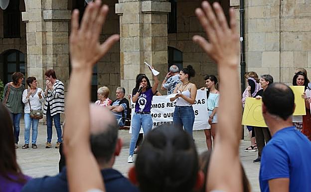 Concentración en Avilés.