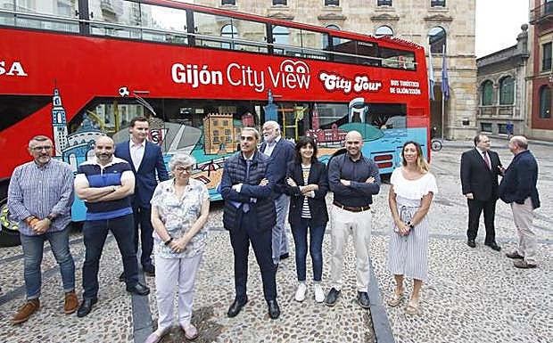 El bus turístico se hace menos contaminante y estudia ampliar servicios