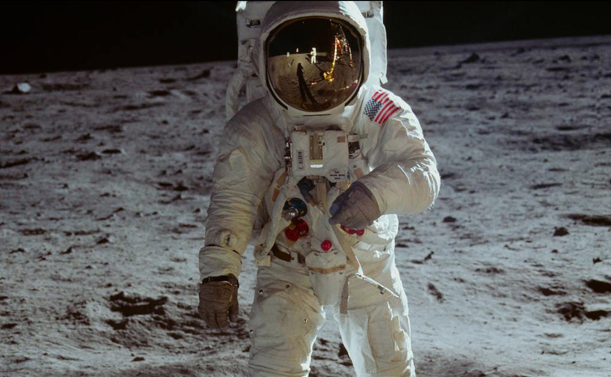 Buzz Aldrin, caminando en la Luna.