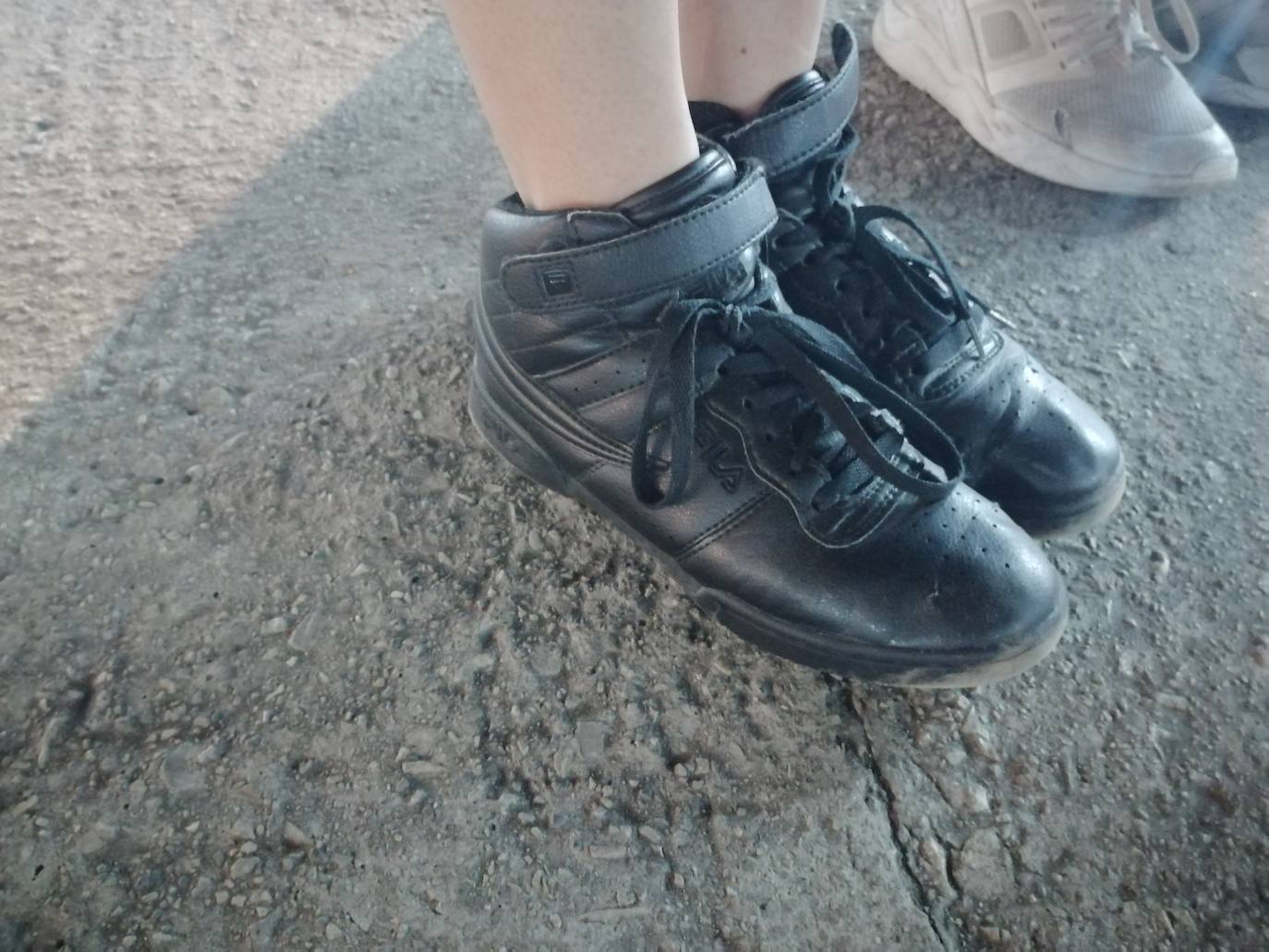 Ayda De la Carga, 33 años. "Siempre suelo llevar calzado que sea tipo bota, no por el polvo ni nada, sino porque son confortables".