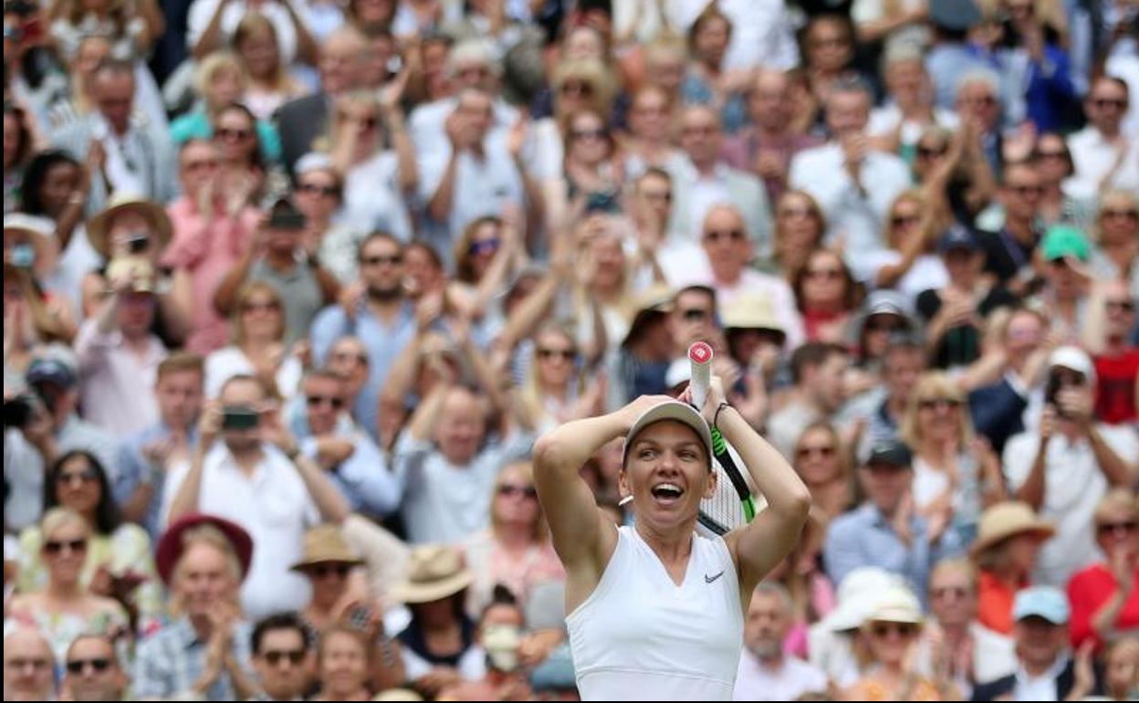 Simona Halep, tras proclamarse campeona de Wimbledon.