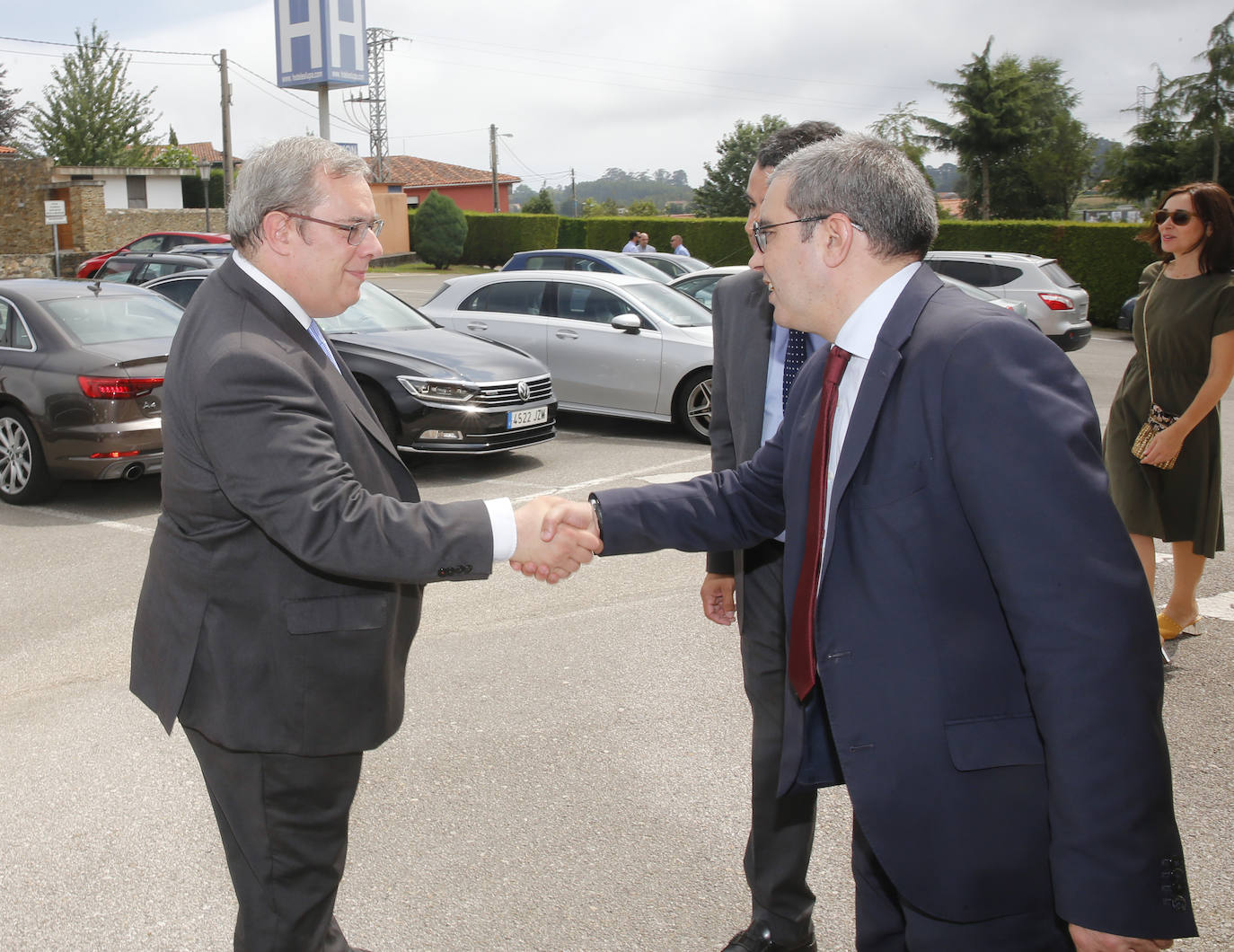 El galardón ha distinguido a la hispanista Bernadette Paringaux, al grupo El Gaitero y a la Brigada Central de Salvamento Minero por su labor a favor de Asturias y del concejo. 