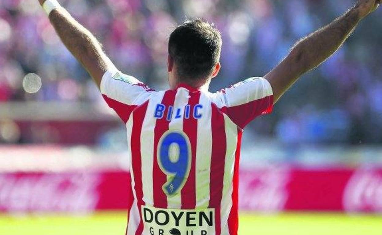 Doyen Group patrocinó la parte trasera de la camiseta del Sporting.