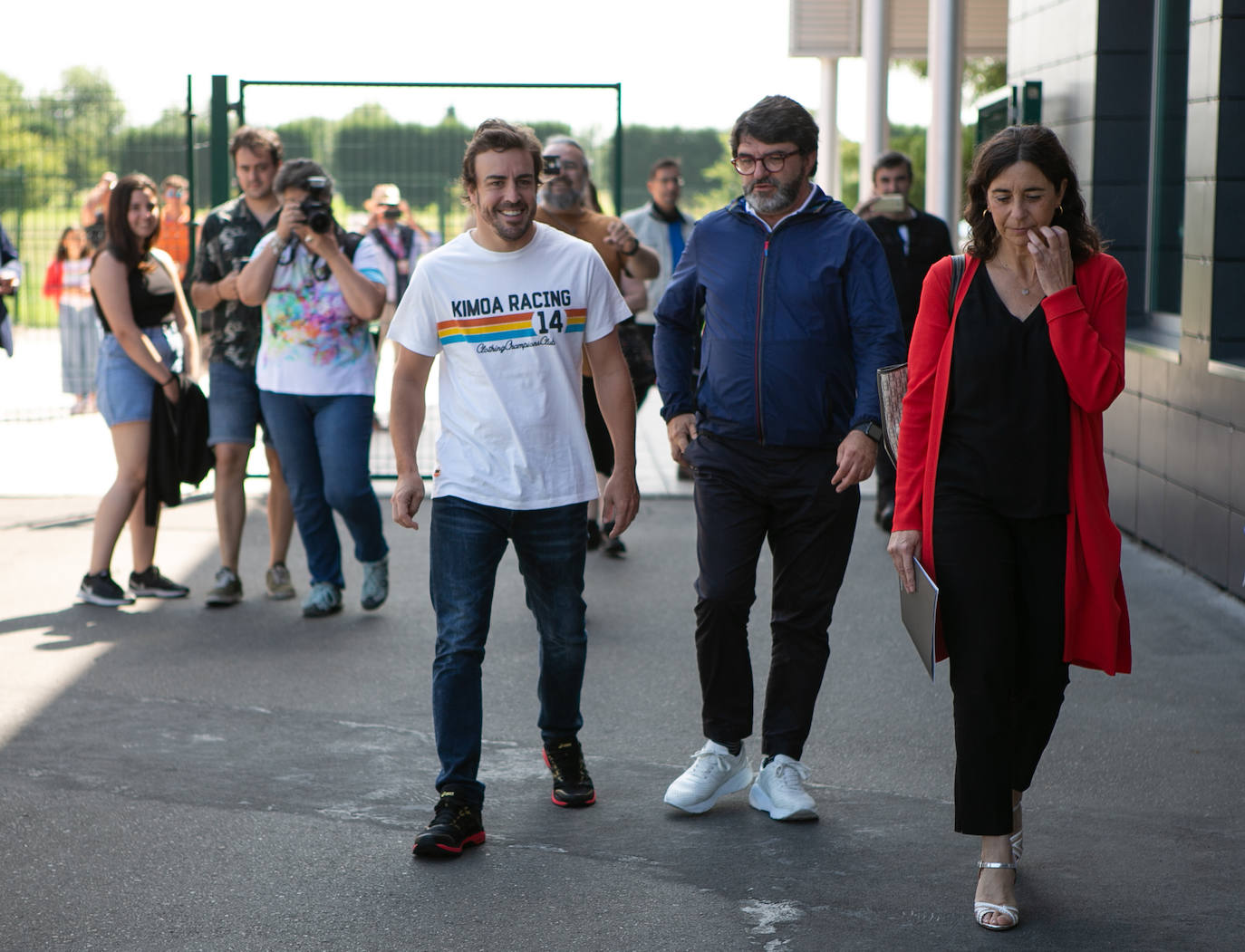 El piloto asturiano Fernando Alonso presentó esta mañana en su circuito de Llanera el Liberbank Challeng, el torneo de conducción en simulador que será una de las sensaciones que se podrán vivir en el Pabellón Liberbank de la Feria de Muestras. 