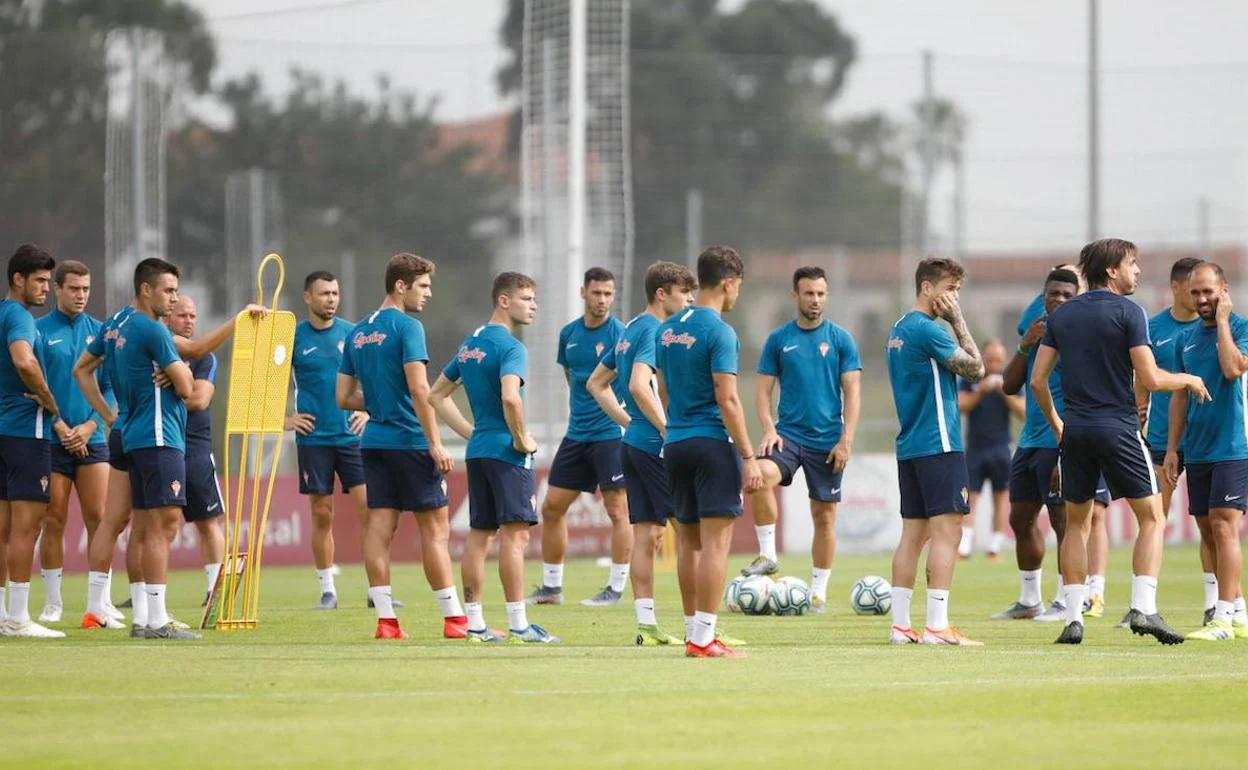 Sesión de entrenamiento del Sporting de este jueves.