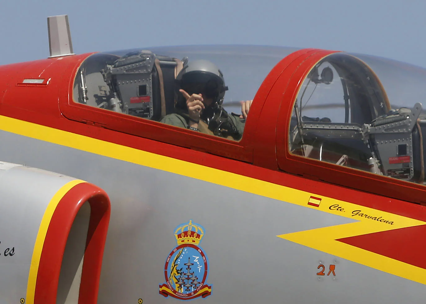 Es una de las mejores patrullas del mundo: la Patrulla Águila, la patrulla acrobática oficial del Ejército del Aire que este año ya contará con dos mujeres a los mandos. Su tabla, un ejercicio de máxima coordinación, es una de las que tiene mejor acogida tiene en el Festival Aéreo Internacional de Gijón.