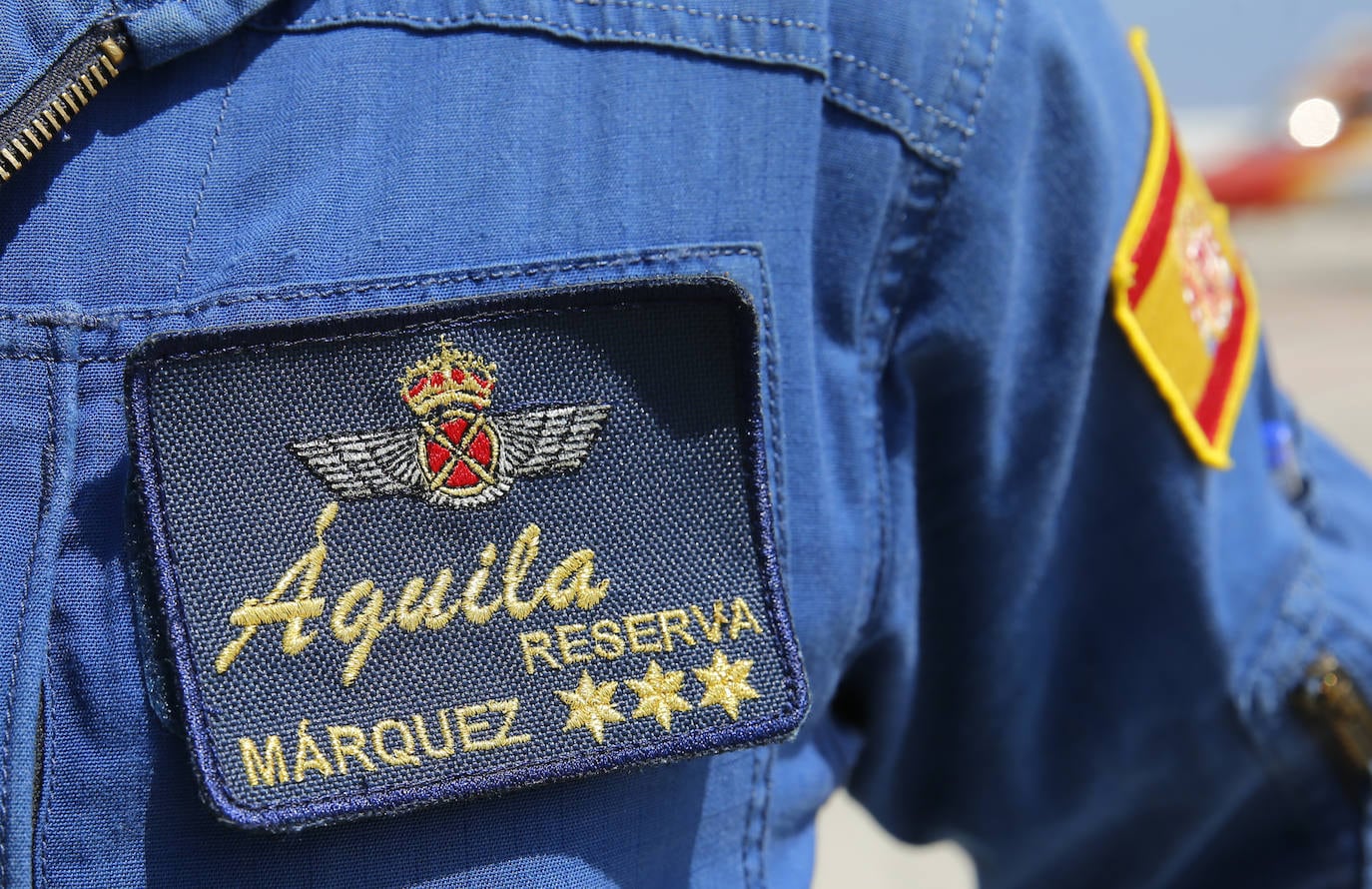 Es una de las mejores patrullas del mundo: la Patrulla Águila, la patrulla acrobática oficial del Ejército del Aire que este año ya contará con dos mujeres a los mandos. Su tabla, un ejercicio de máxima coordinación, es una de las que tiene mejor acogida tiene en el Festival Aéreo Internacional de Gijón.